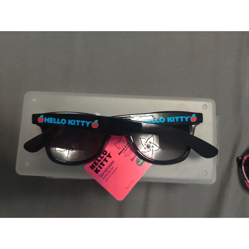 Hello Kitty Kids Sunglasses Black Wayfarer Sanrio Shatter Resistant 100% UV‎ New